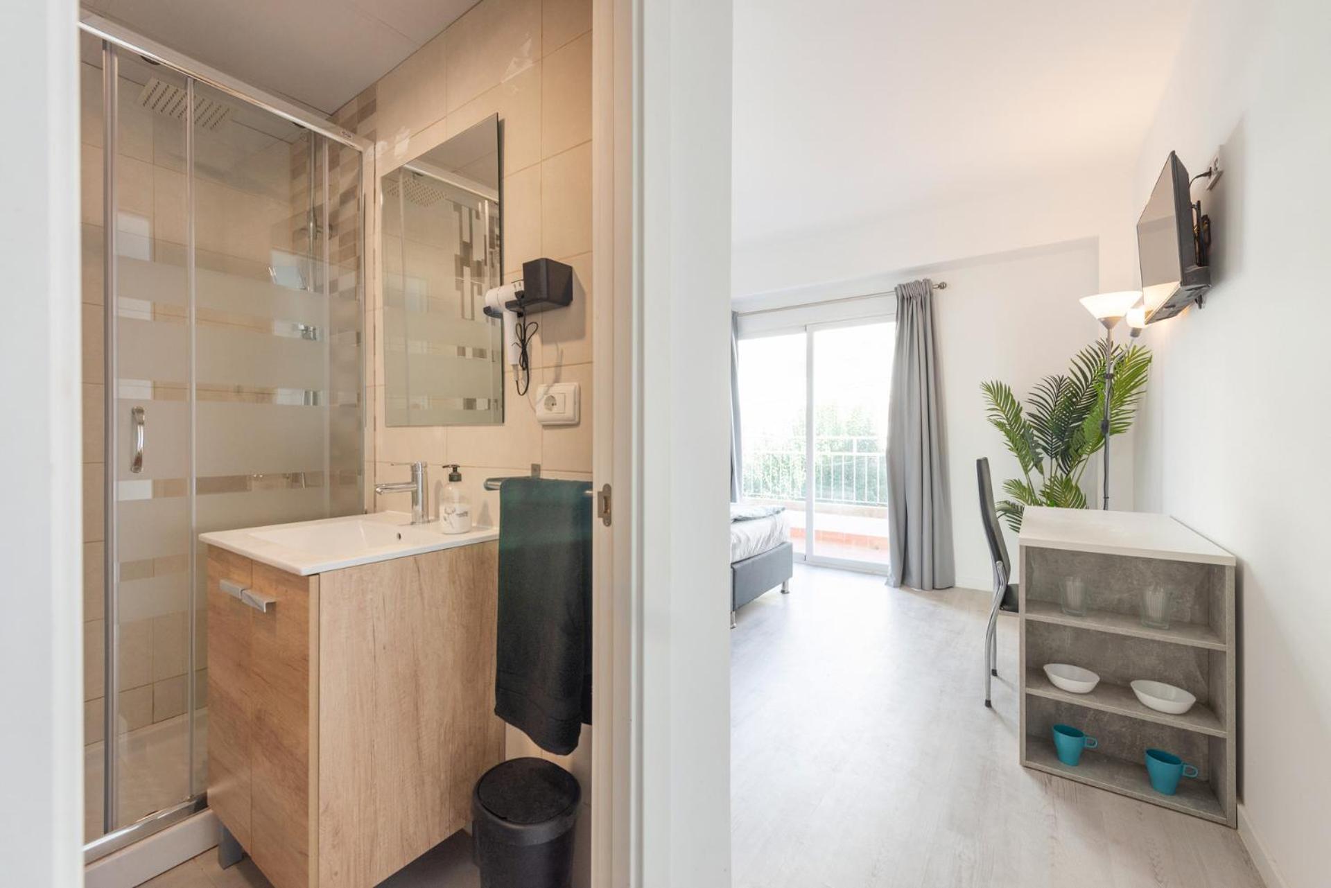 Beetroot, Jedes Zimmer Verfuegt Ueber Smart Tv , Eigenes Bad Mit Regendusche Und Balkon Llucmajor Kültér fotó